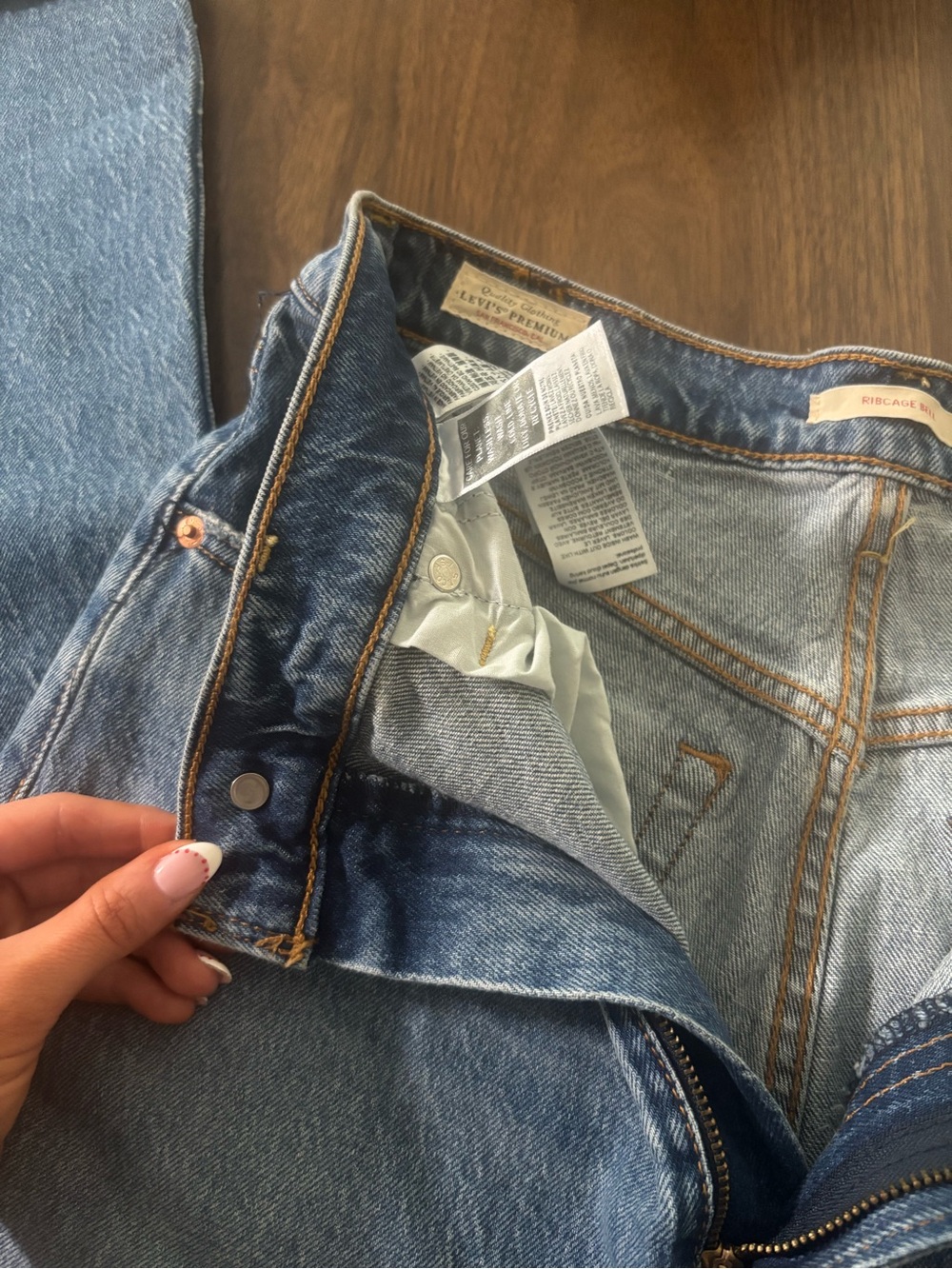 Levi's Womens Rib Cage Bell 30x34 - Picture 5 of 8